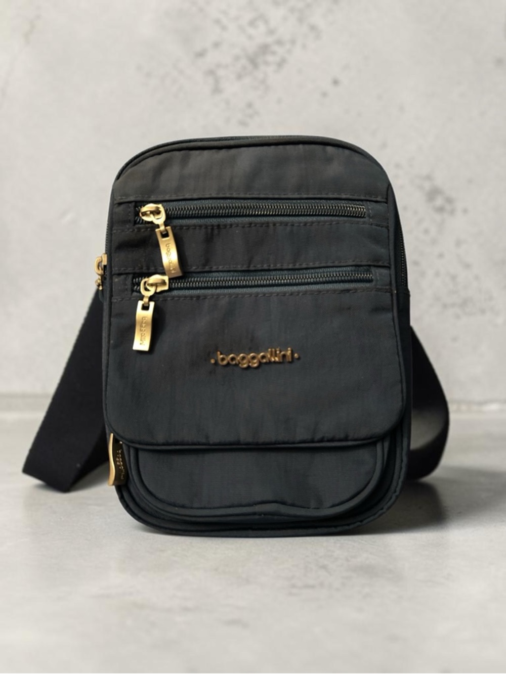 Baggallini RFID Journey Crossbody Navy Blue